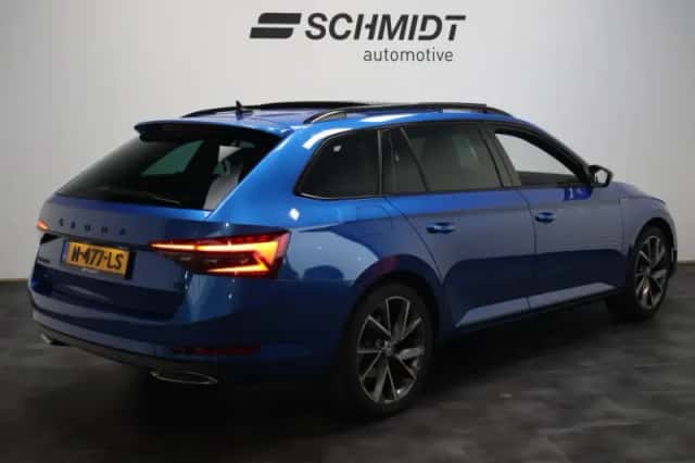 Škoda Superb (2021) thumbnail 3