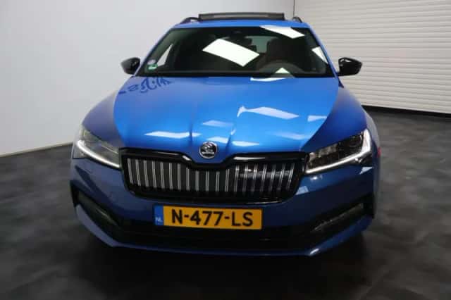 Škoda Superb (2021) thumbnail 5