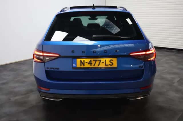 Škoda Superb (2021) thumbnail 6