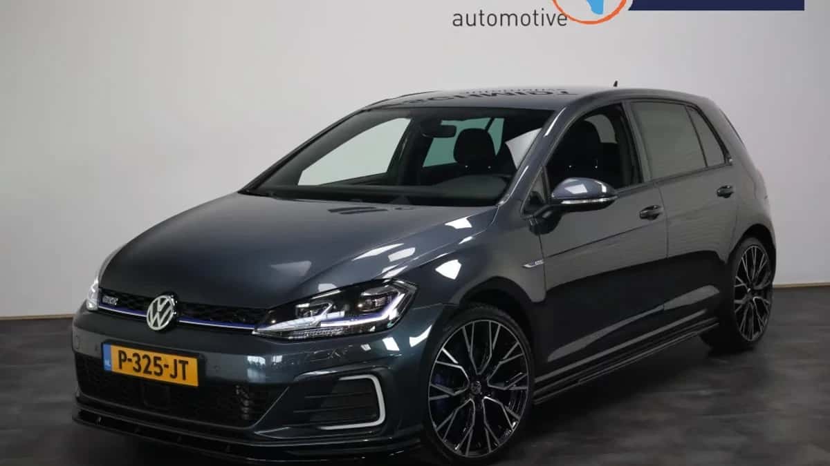 Volkswagen Golf — foto 1