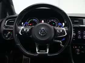 Volkswagen Golf thumbnail 18