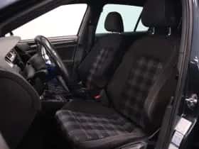 Volkswagen Golf thumbnail 9