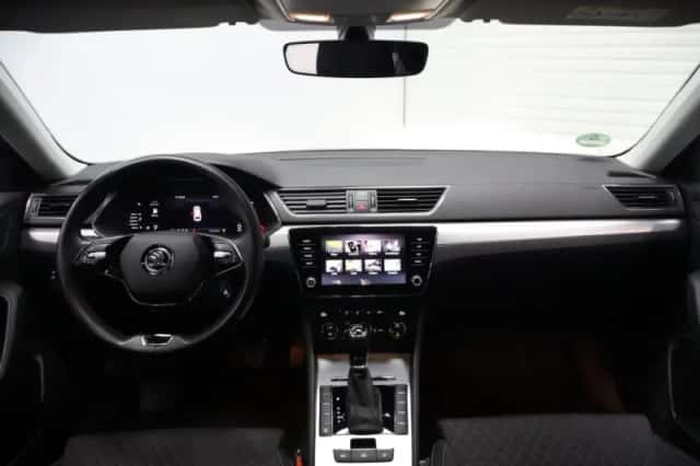Škoda Superb (2022) thumbnail 2