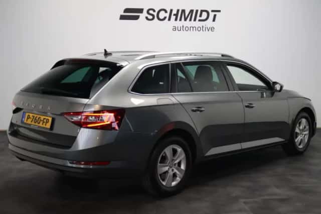 Škoda Superb (2022) thumbnail 3