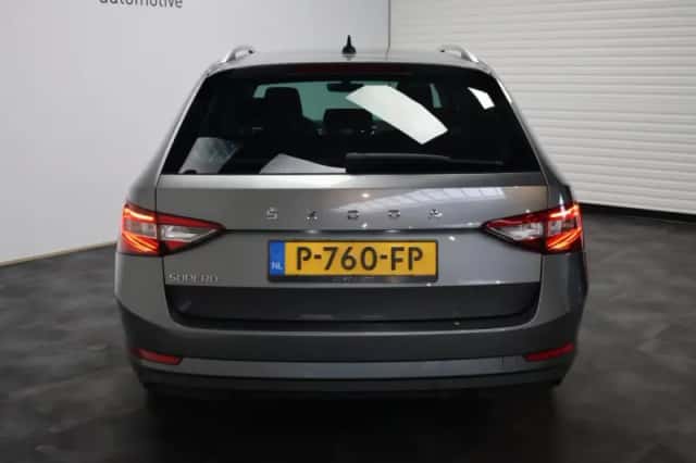 Škoda Superb (2022) thumbnail 6