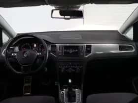 Volkswagen Golf thumbnail 2