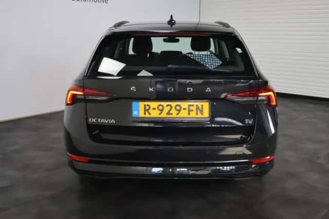 Škoda Octavia (2022) thumbnail 6