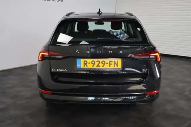 Škoda Octavia (2022) thumbnail 6