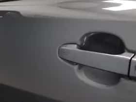 Toyota C-HR thumbnail 13