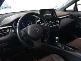 Toyota C-HR thumbnail 8