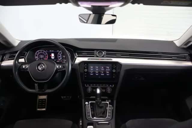 Volkswagen Arteon (2018) thumbnail 2