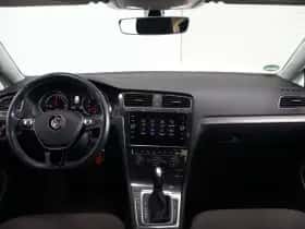 Volkswagen E-Golf thumbnail 2