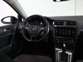 Volkswagen E-Golf thumbnail 28