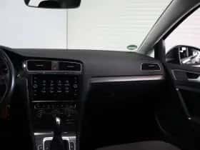 Volkswagen E-Golf thumbnail 29