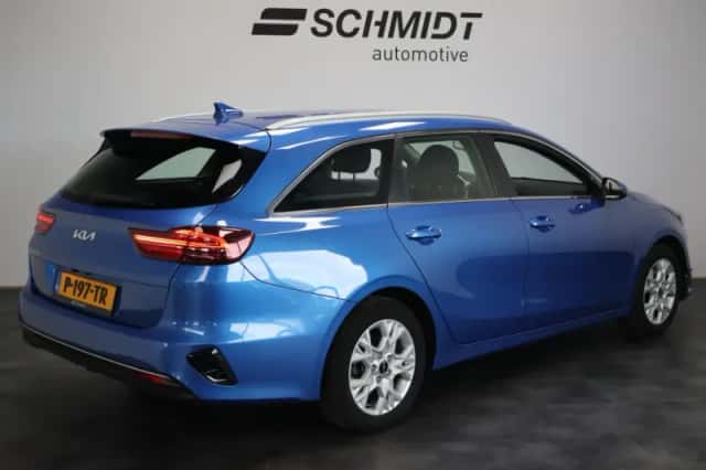 Kia Ceed Sportswagon (2022) thumbnail 3