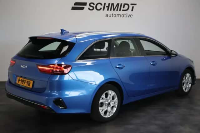 Kia Ceed Sportswagon (2022) thumbnail 3