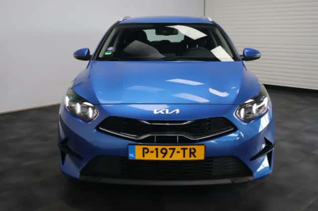 Kia Ceed Sportswagon (2022) thumbnail 5