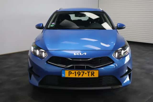 Kia Ceed Sportswagon (2022) thumbnail 5