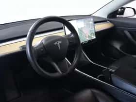 Tesla Model 3 (2019) thumbnail 9