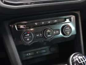 Volkswagen Tiguan (2016) thumbnail 25