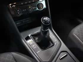 Volkswagen Tiguan (2016) thumbnail 26