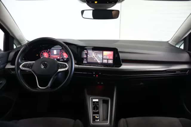 Volkswagen Golf (2020) thumbnail 2