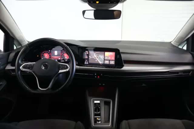 Volkswagen Golf (2020) thumbnail 2