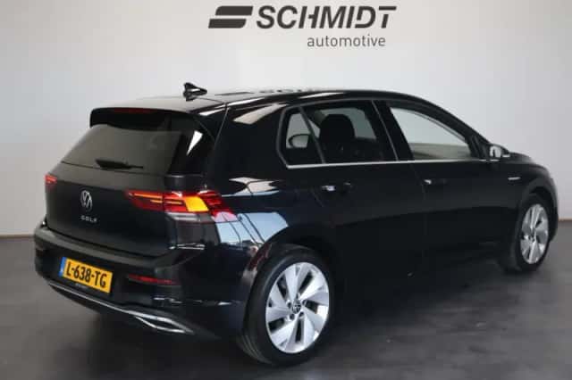Volkswagen Golf (2020) thumbnail 3