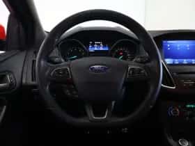 Ford Focus thumbnail 16