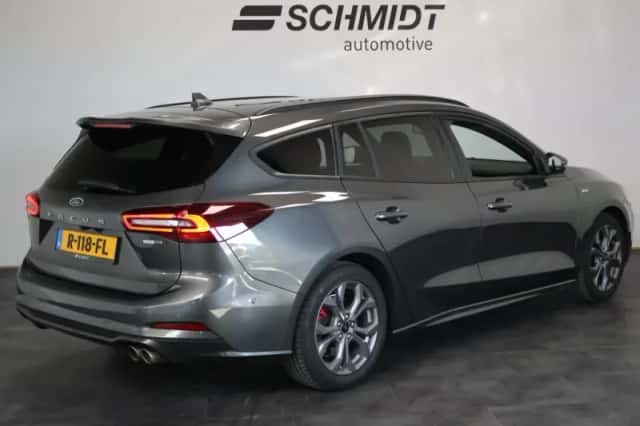 Ford Focus (2022) thumbnail 3