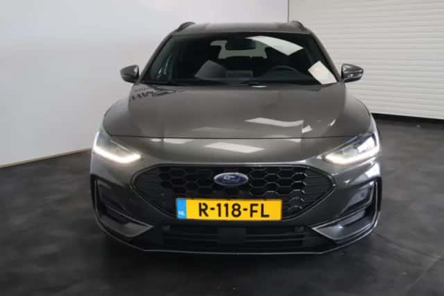 Ford Focus (2022) thumbnail 5
