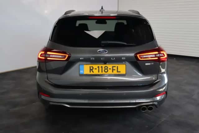 Ford Focus (2022) thumbnail 6