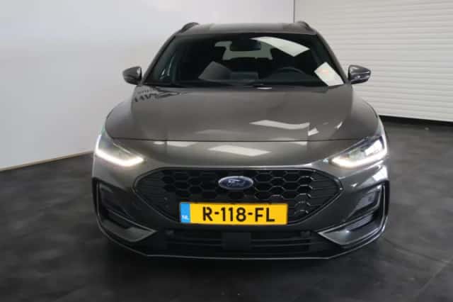 Ford Focus (2022) thumbnail 5