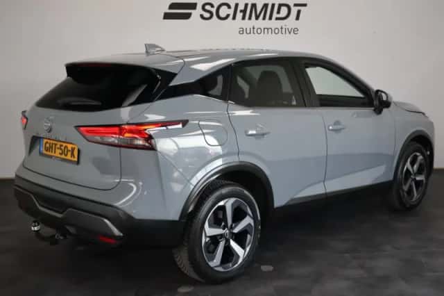Nissan Qashqai (2023) thumbnail 3