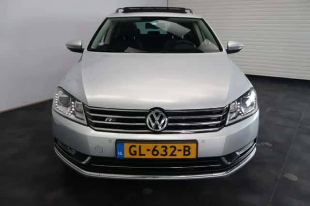 Volkswagen Passat (2011) thumbnail 5