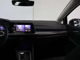 Volkswagen Golf (2021) thumbnail 30