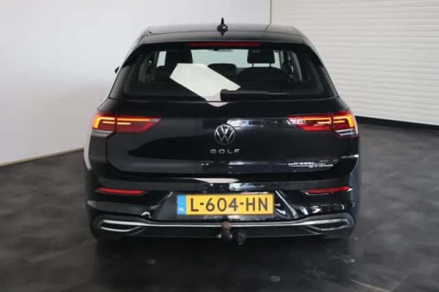 Volkswagen Golf (2021) thumbnail 6