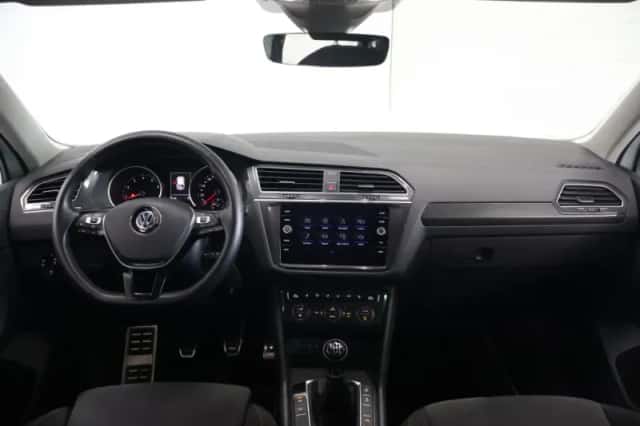 Volkswagen Tiguan (2018) thumbnail 2