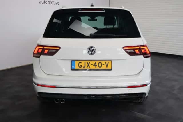 Volkswagen Tiguan (2018) thumbnail 6