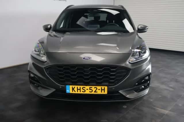 Ford Kuga (2023) thumbnail 5