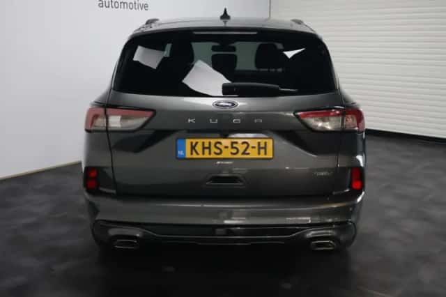 Ford Kuga (2023) thumbnail 6