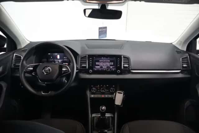 Škoda Karoq (2023) thumbnail 2