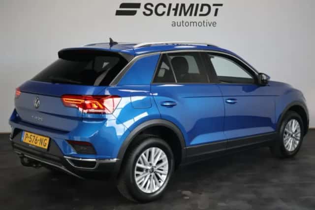 Volkswagen T-Roc (2022) thumbnail 3