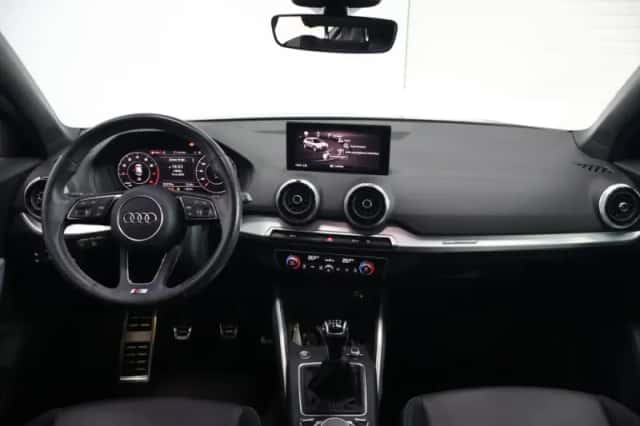 Audi Q2 (2022) thumbnail 2