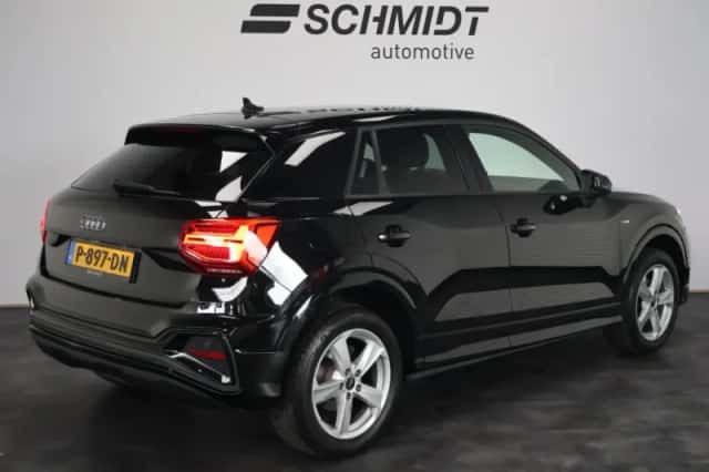Audi Q2 (2022) thumbnail 3