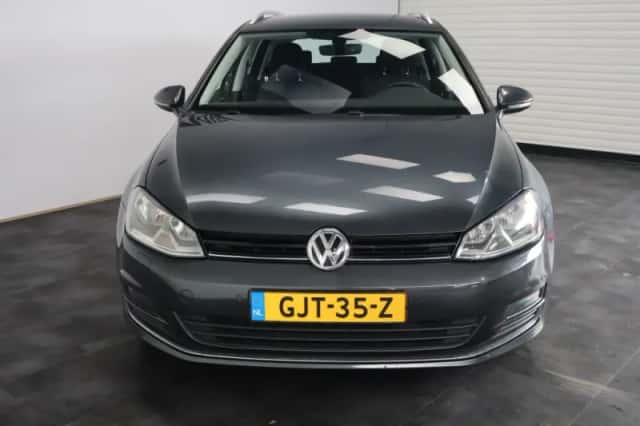 Volkswagen Golf (2016) thumbnail 5