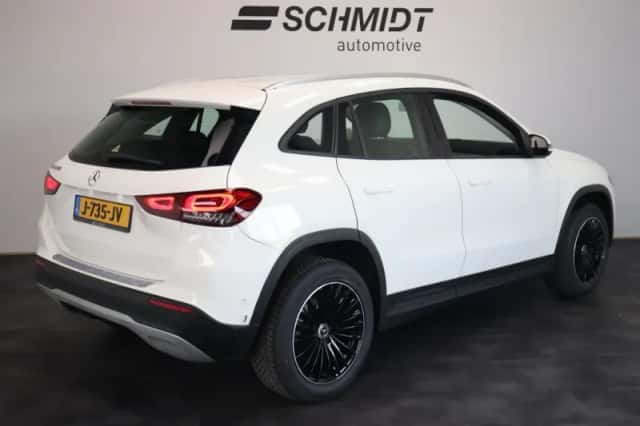 Mercedes-Benz GLA (2020) thumbnail 3