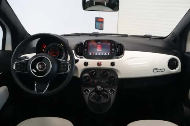 Fiat 500 (2021) thumbnail 2