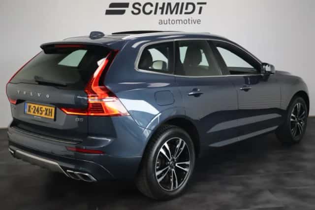 Volvo XC60 (2021) thumbnail 3