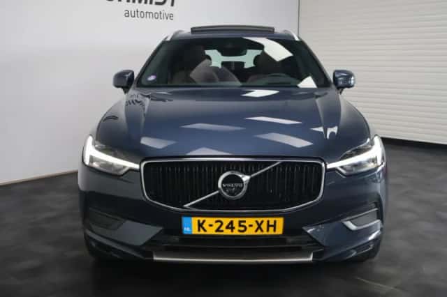 Volvo XC60 (2021) thumbnail 5